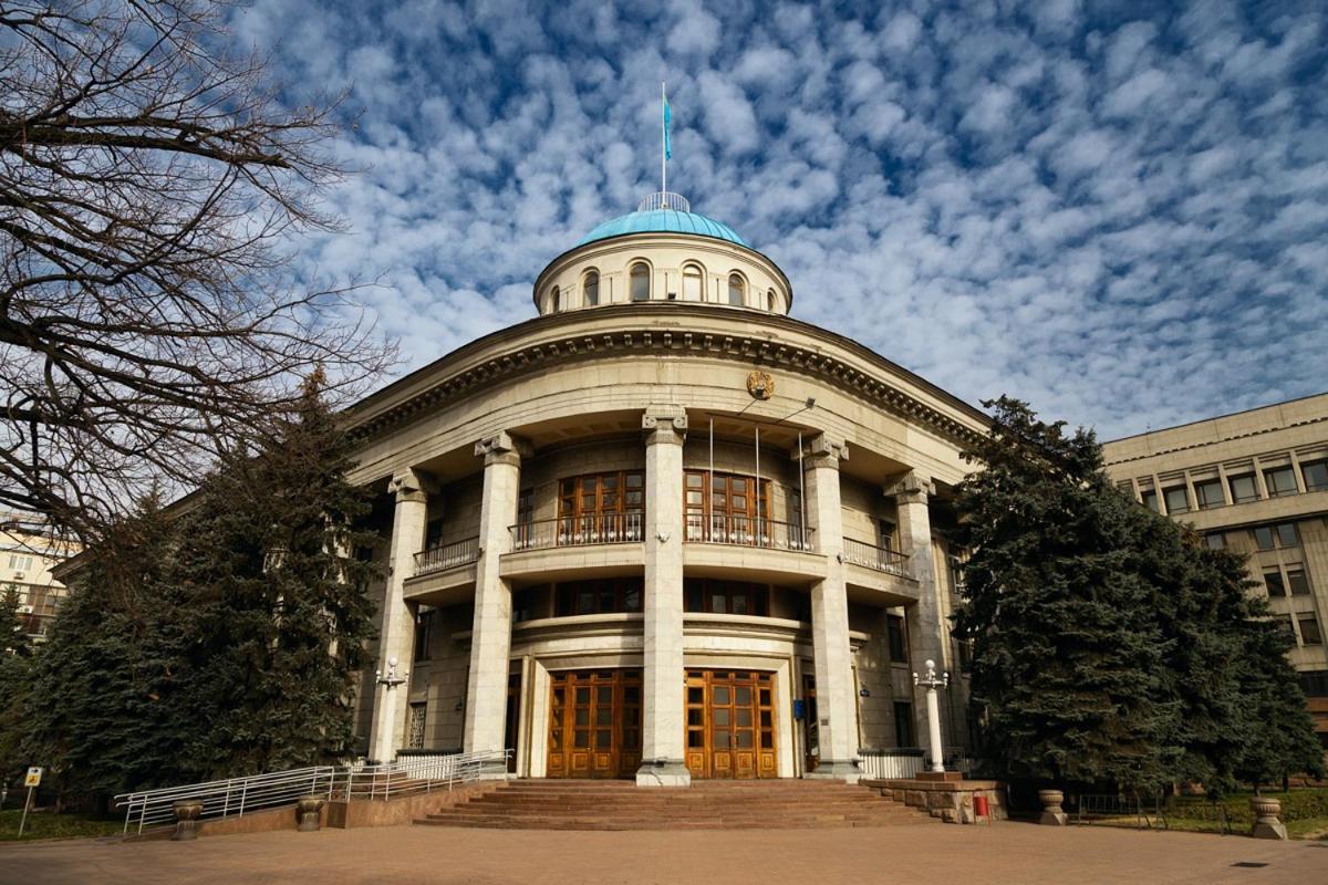 Nadezhda Apartment On Nauryzbay Batyra 37/1 阿拉木图 外观 照片