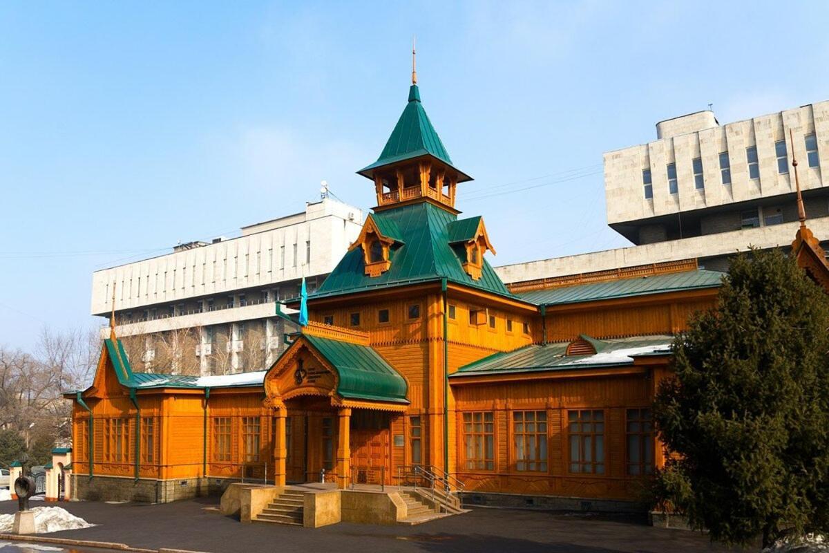 Nadezhda Apartment On Nauryzbay Batyra 37/1 阿拉木图 外观 照片